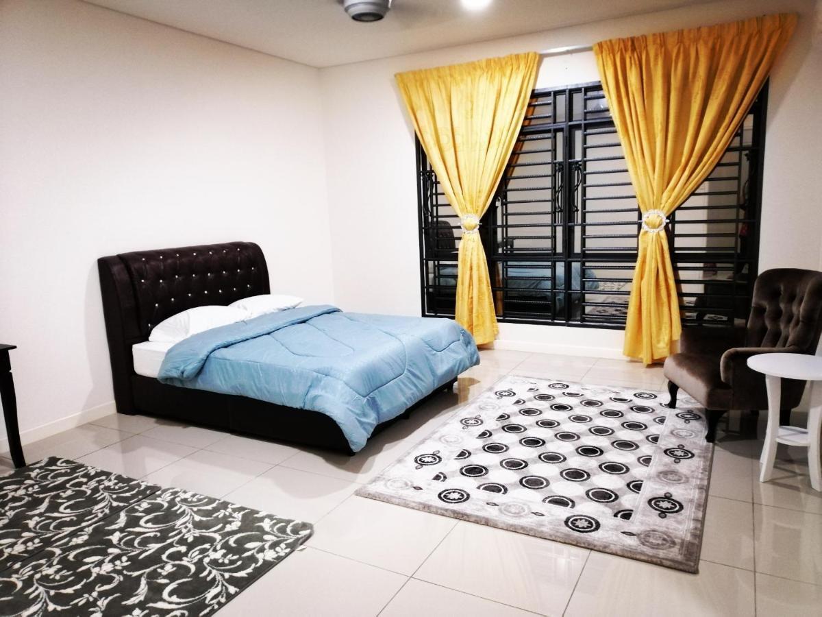 A&D Home-Stay @Kota Warisan, Sepang Exteriör bild