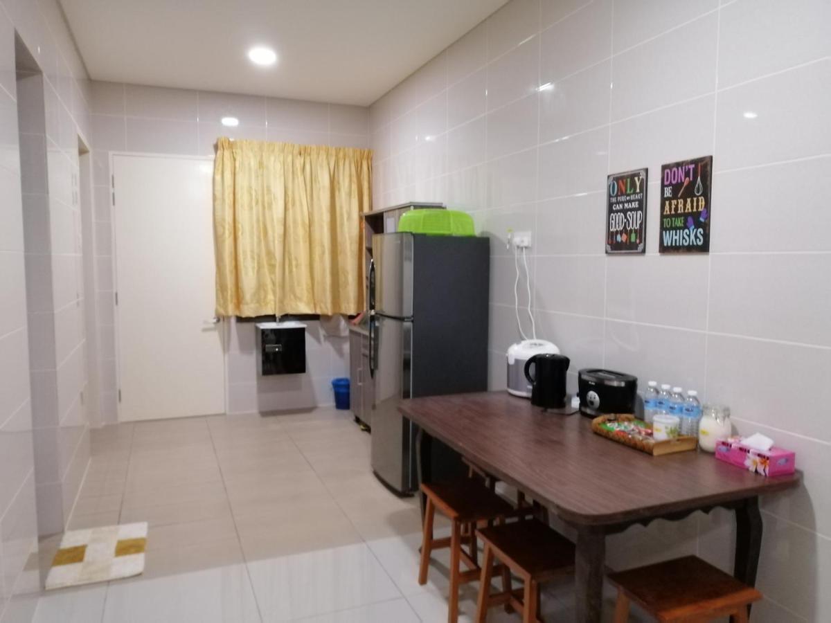 A&D Home-Stay @Kota Warisan, Sepang Exteriör bild